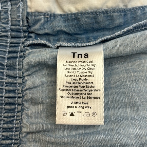 Aritzia TNA elastic waist jean shorts. - Picture 8 of 10